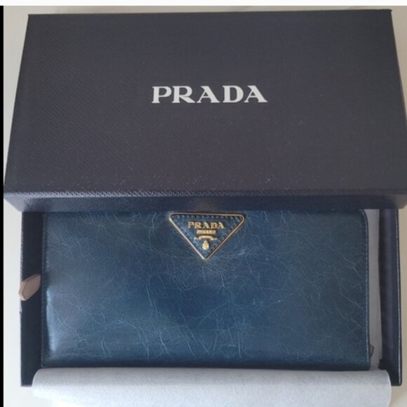 PRADA Leather Travelers Wallet - Picture 14 of 14